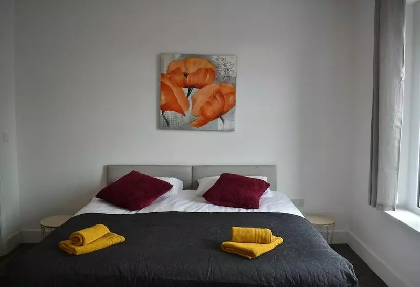 Residenssi Large Heritage House Close Snowdonia & Llandudno