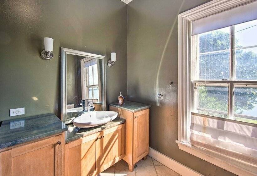 Riverfront Harrisburg Home < 1 Mi To Dtwn!