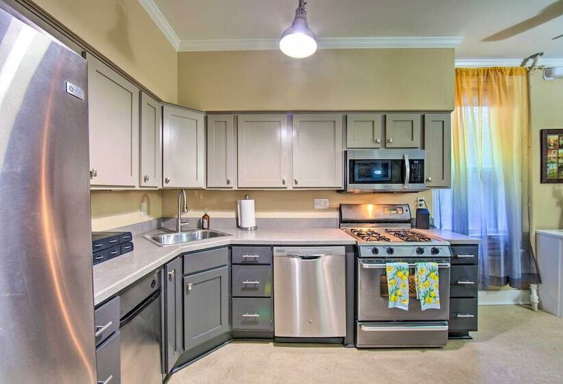 Riverfront Harrisburg Home < 1 Mi To Dtwn!