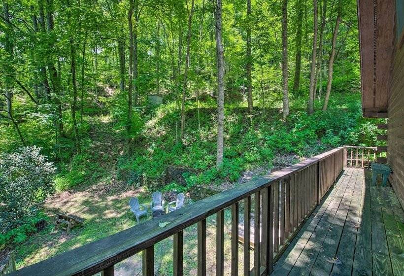 Secluded Waynesville Cabin: Deck, Grill & Fire Pit
