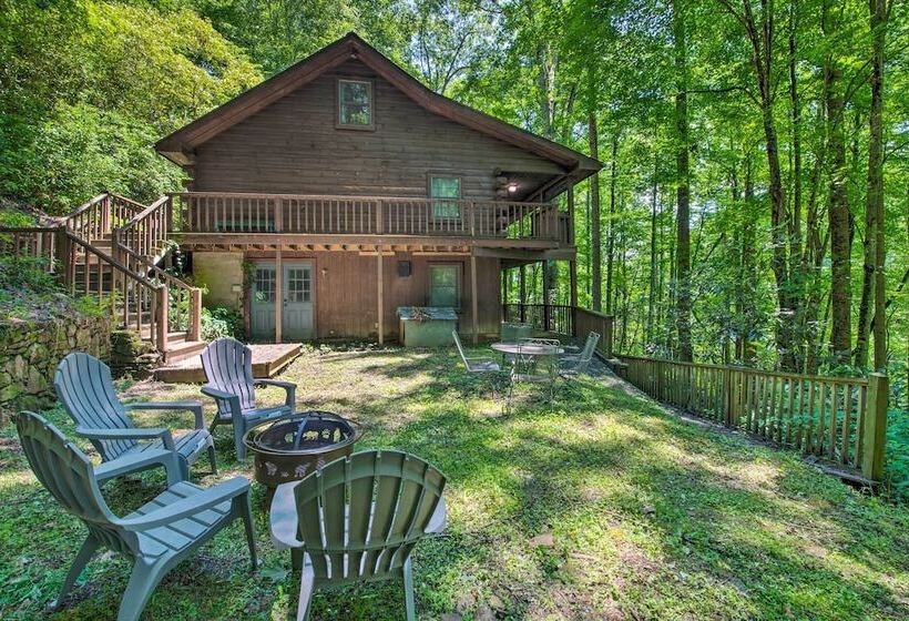 Secluded Waynesville Cabin: Deck, Grill & Fire Pit