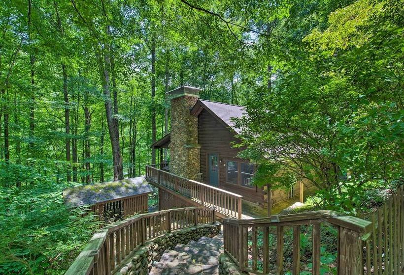 Secluded Waynesville Cabin: Deck, Grill & Fire Pit