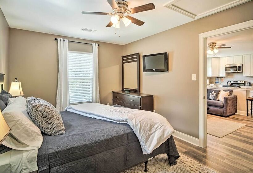 Sleek Baton Rouge Home Near Lsu & Downtown!