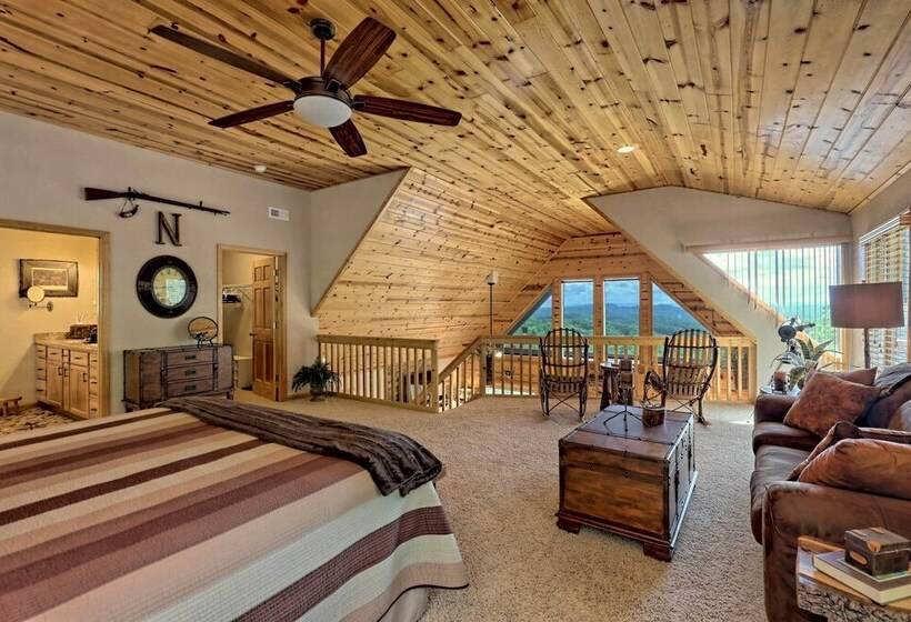 Spacious  Eagle S View  Luxury Cabin W/ Views