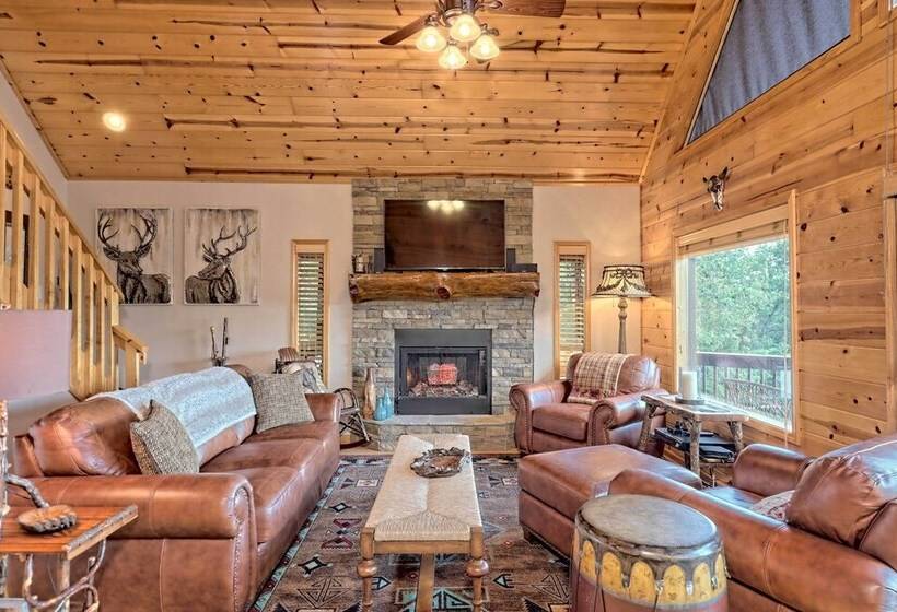 Spacious  Eagle S View  Luxury Cabin W/ Views