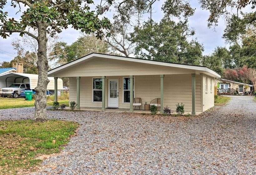 Spacious Gulfport Home W/ Yard: 1 Mi To Beach