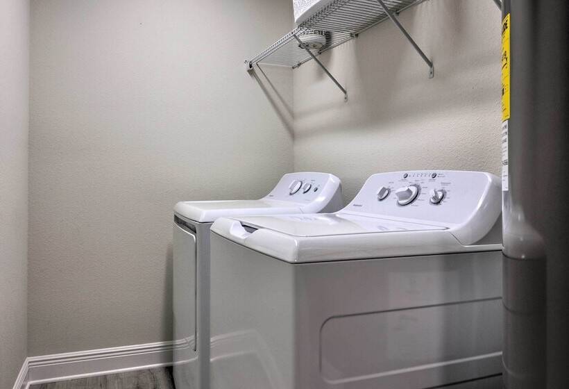 Spacious Gulfport Home W/ Yard: 1 Mi To Beach