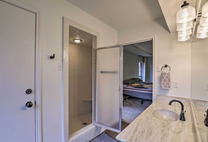 Spacious Waco Home ~ 9 Mi To Magnolia Market