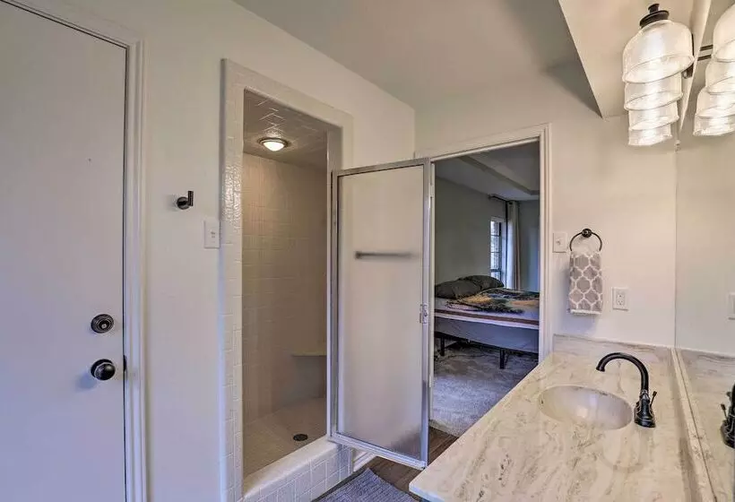 Spacious Waco Home ~ 9 Mi To Magnolia Market