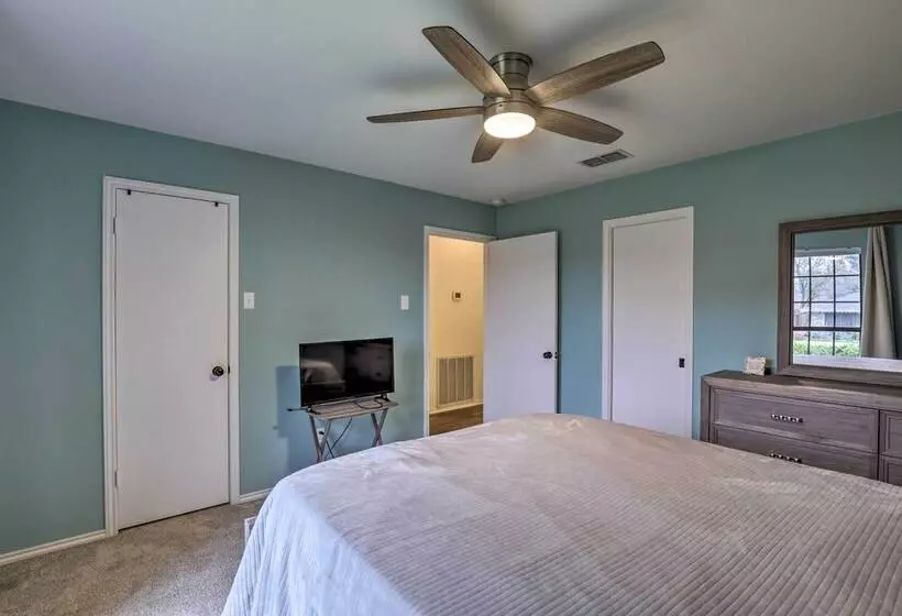 Spacious Waco Home ~ 9 Mi To Magnolia Market