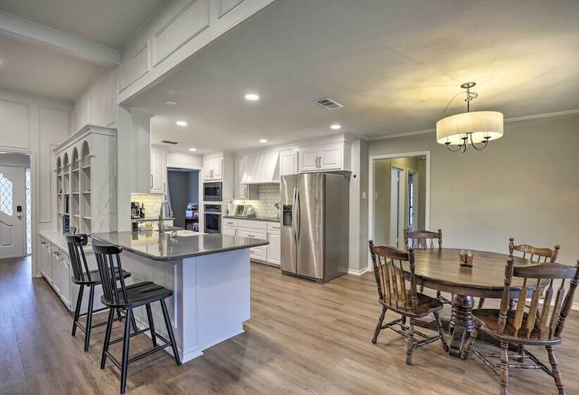 Spacious Waco Home ~ 9 Mi To Magnolia Market
