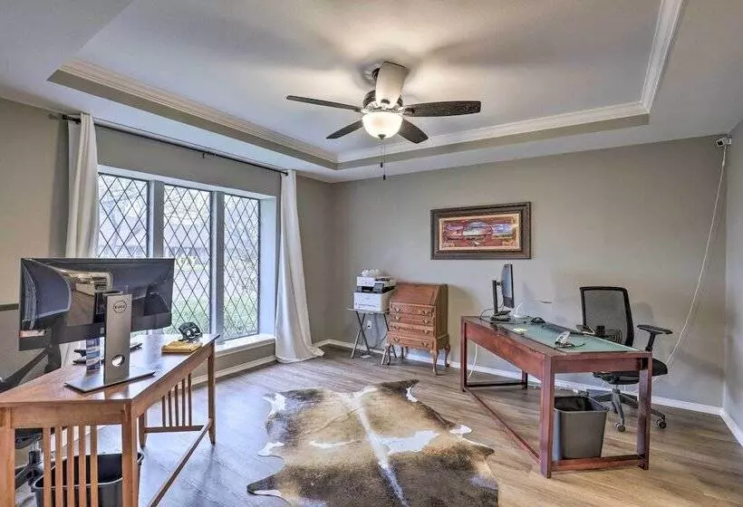 Spacious Waco Home ~ 9 Mi To Magnolia Market