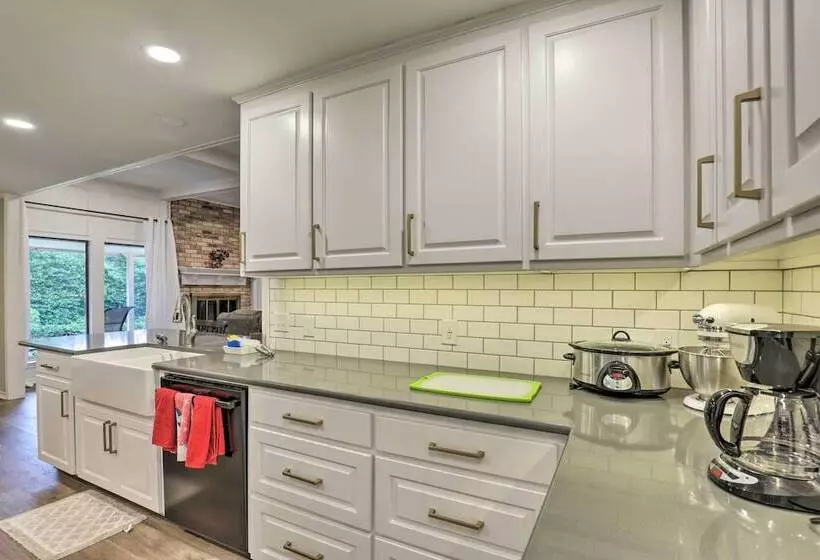 Spacious Waco Home ~ 9 Mi To Magnolia Market