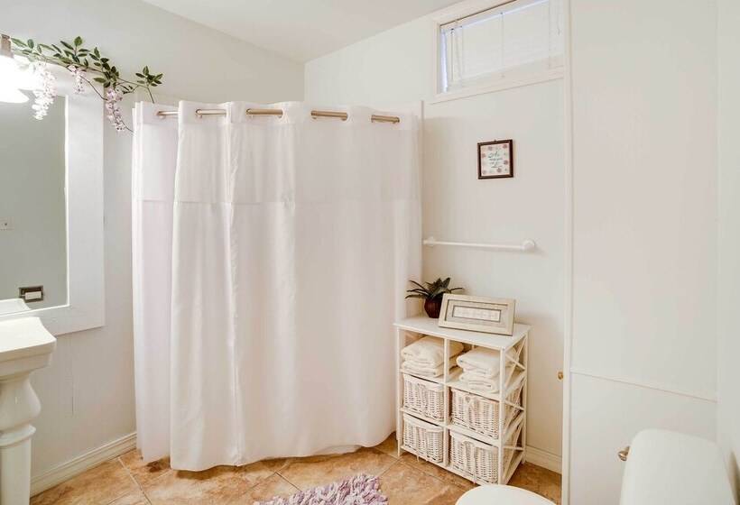 Waterfront Beaver Lake House W/ Deck & Fire Pit!