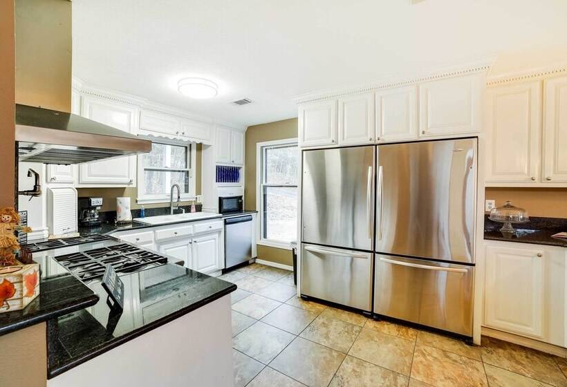 Waterfront Beaver Lake House W/ Deck & Fire Pit!