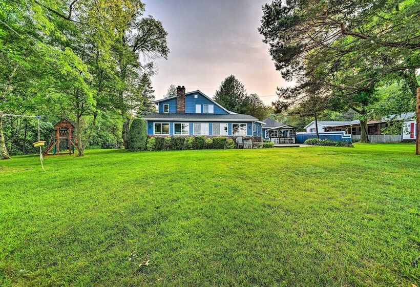 Waterfront Lake Huron Getaway: Private Beach!