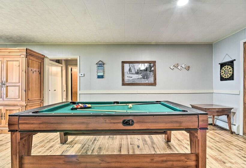 Waterfront Lake Huron Getaway: Private Beach!