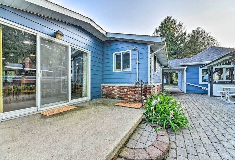 Waterfront Lake Huron Getaway: Private Beach!