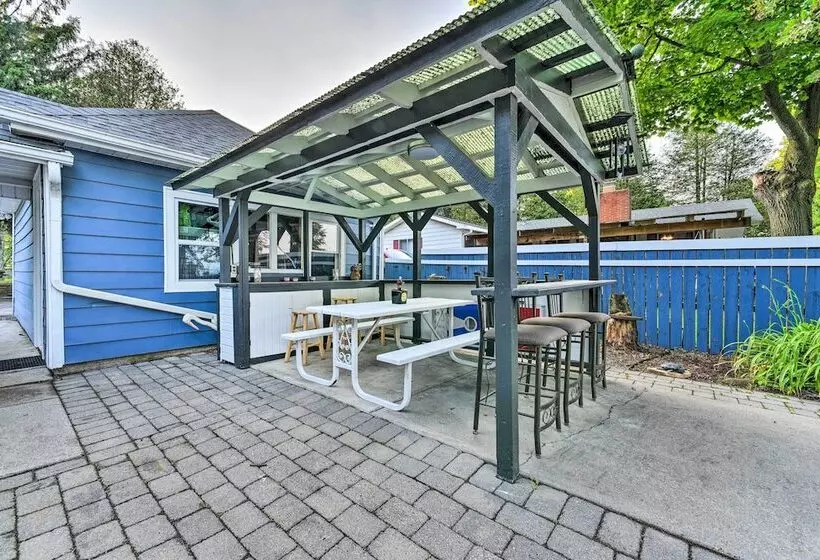 Waterfront Lake Huron Getaway: Private Beach!