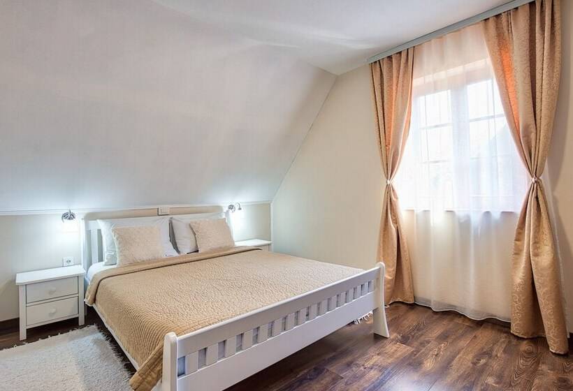 住宿加早餐 Green Lakes House 2