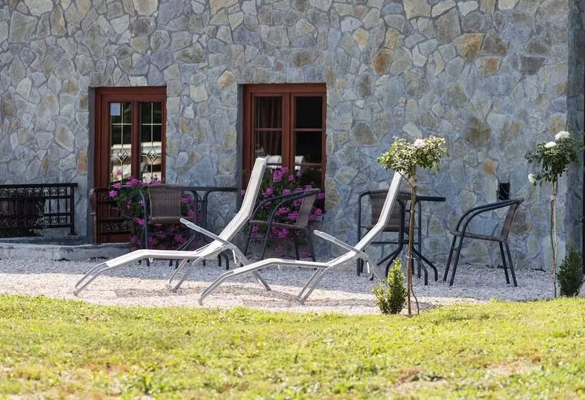 Aamiaismajoitus (B&B) Green Lakes House 2