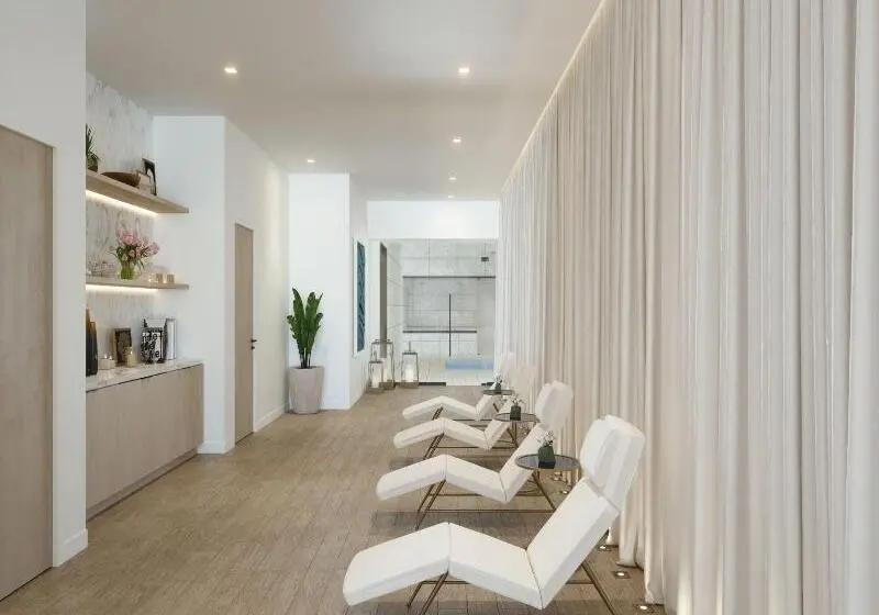 Global Luxury Suites Miami Worldcenter