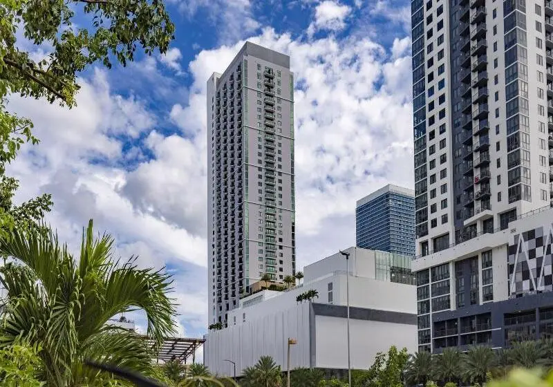 Global Luxury Suites Miami Worldcenter