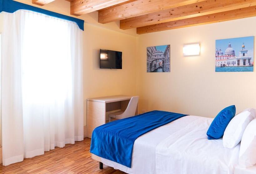 هتل Autoespresso Venice Atika & Atif