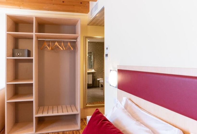 هتل Autoespresso Venice Atika & Atif