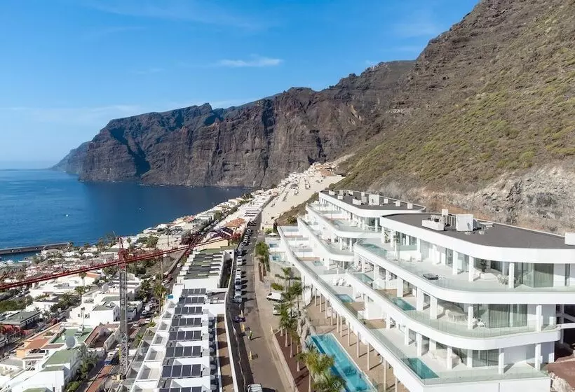 ホテル Crystal I Luxury Apartments