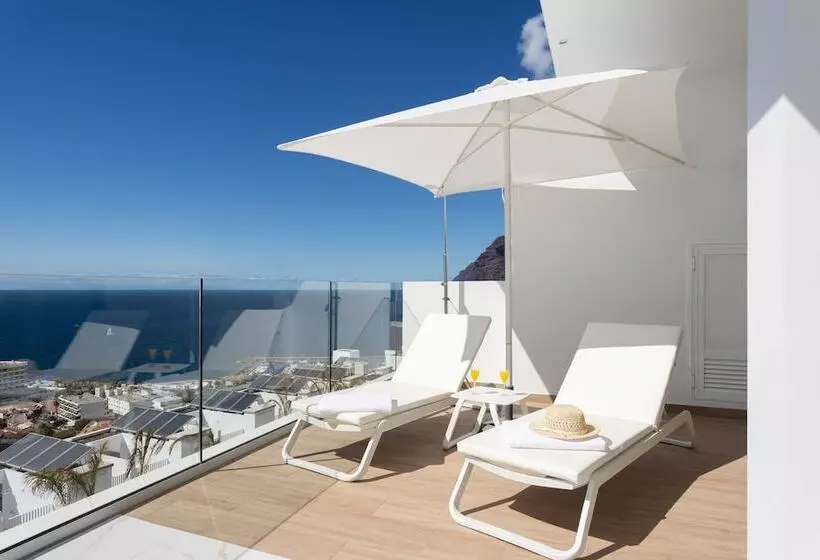 ホテル Crystal I Luxury Apartments