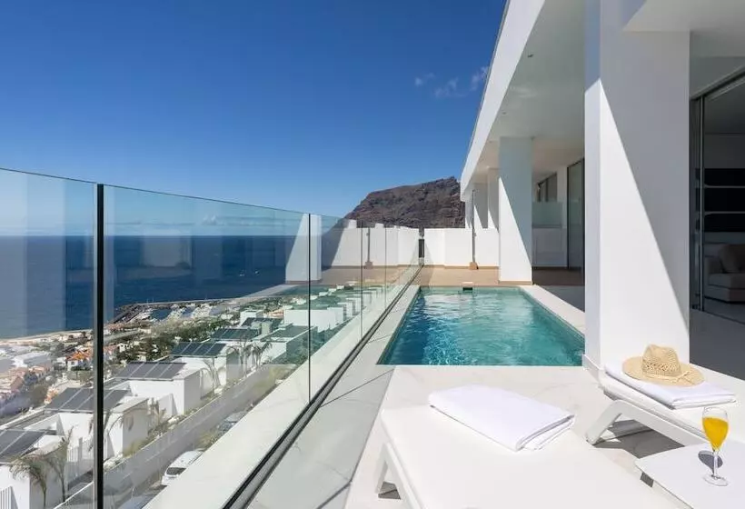 ホテル Crystal I Luxury Apartments