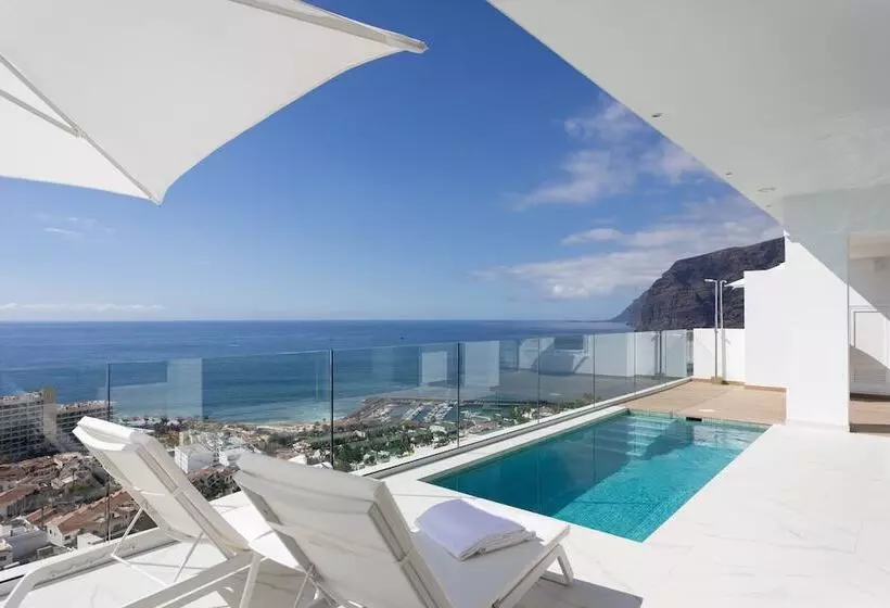 ホテル Crystal I Luxury Apartments