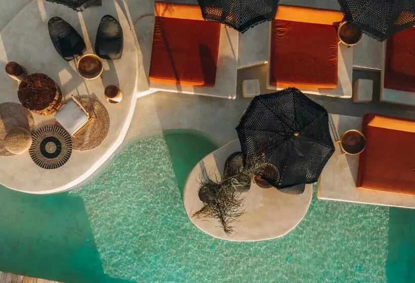 Hotelli Divino Caldera