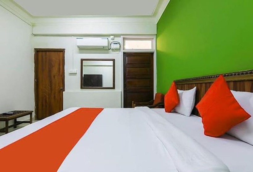 Hotel Fabexpress Roshan Villa