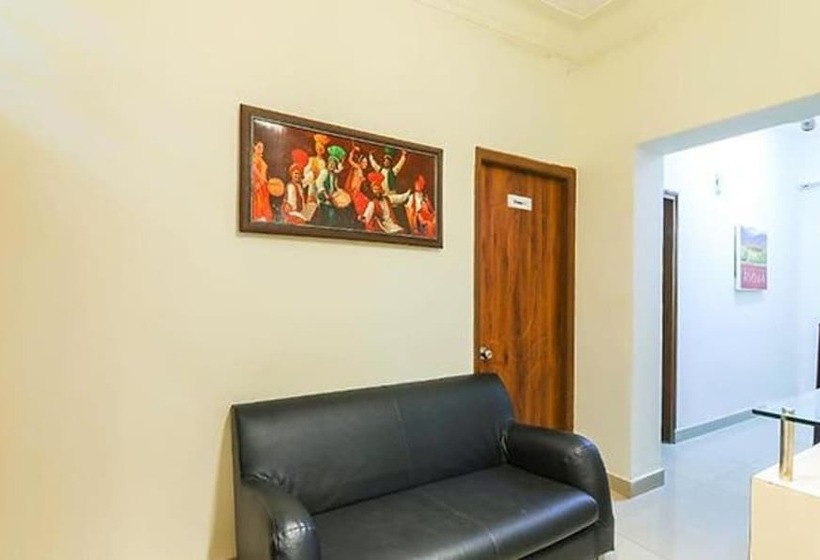 Hotel Fabexpress Roshan Villa