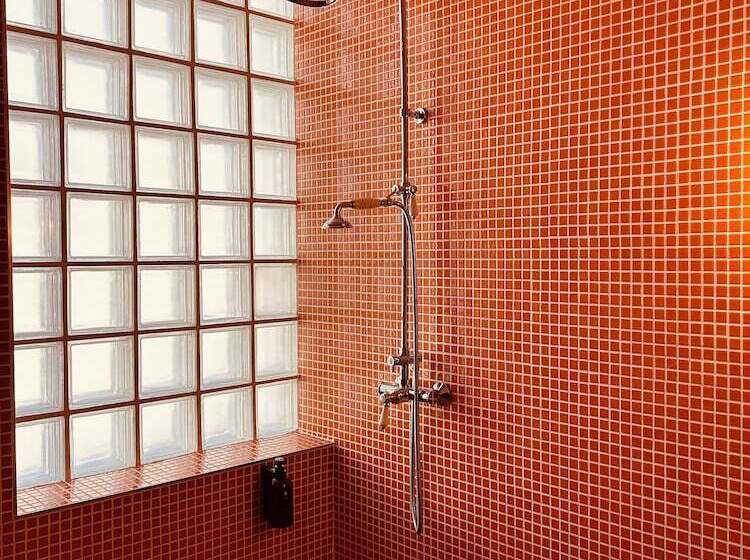 هتل Hôtel Présent