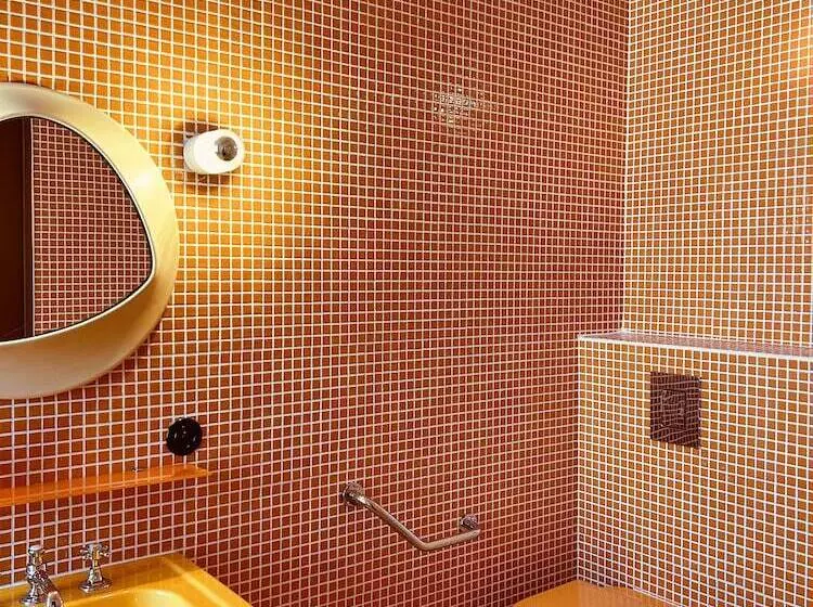 هتل Hôtel Présent