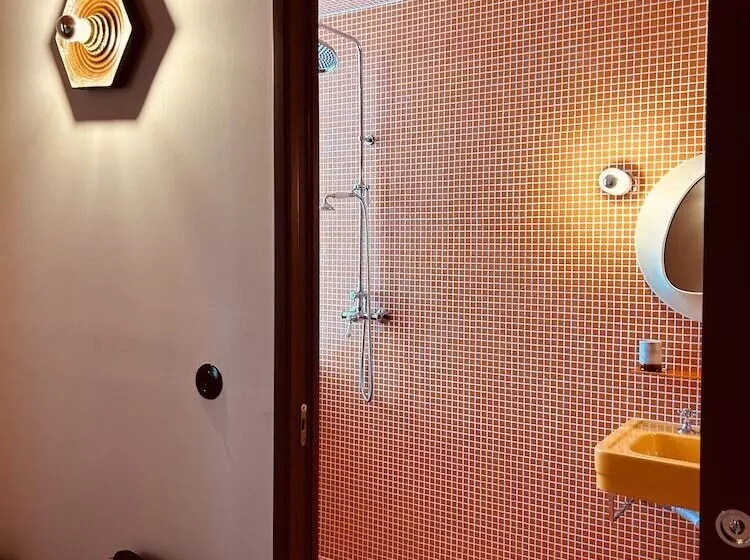 هتل Hôtel Présent