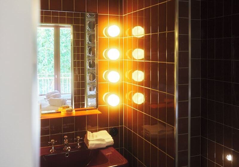 هتل Hôtel Présent