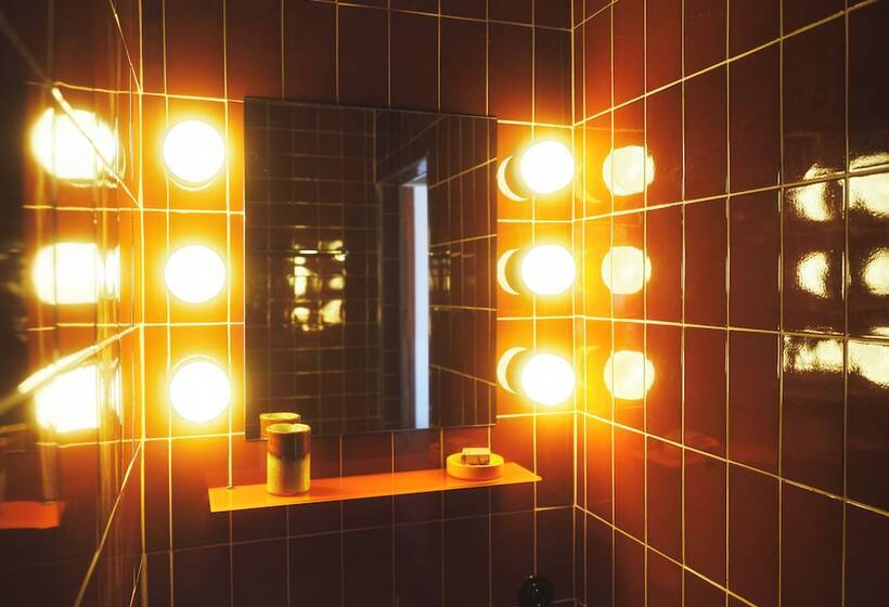 هتل Hôtel Présent