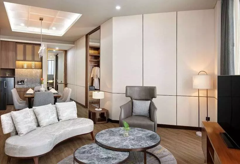 ホテル Mercure Pangkalan Bun