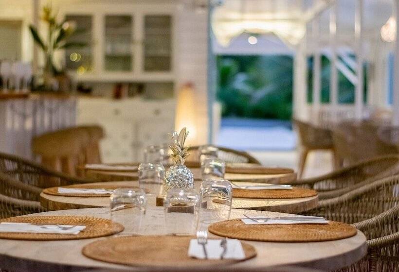 هتل Opoa Beach Hôtel