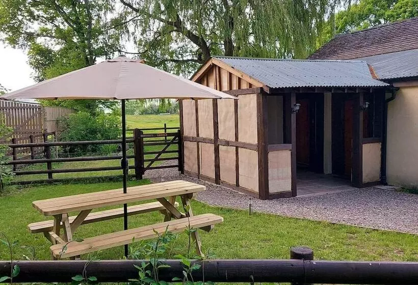 Hotelli Spacious Self Catering Accommodation Near Hayonwye