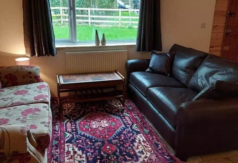 Hotelli Spacious Self Catering Accommodation Near Hayonwye