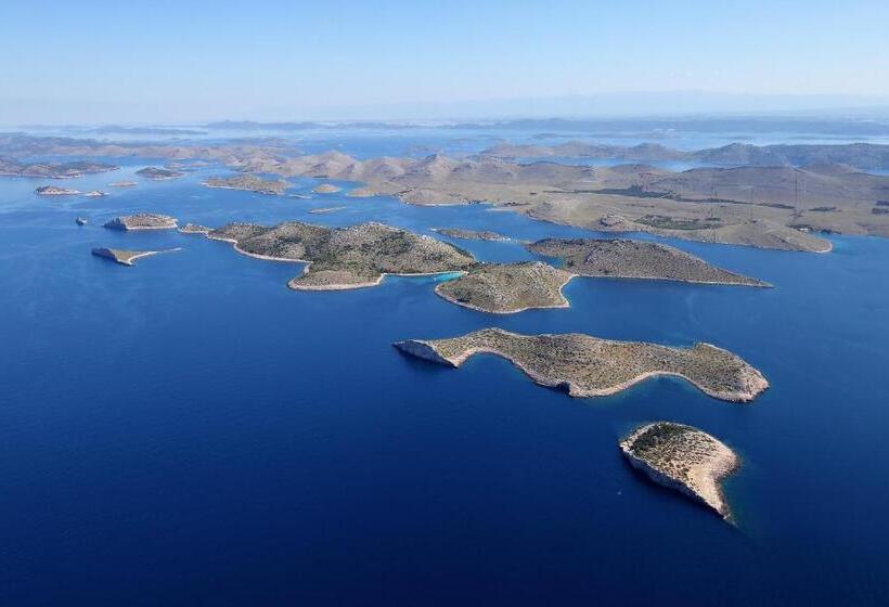 בית מלון כפרי Villa Nai 3.3