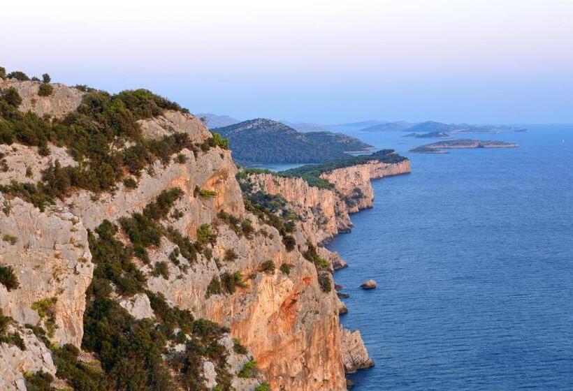 בית מלון כפרי Villa Nai 3.3