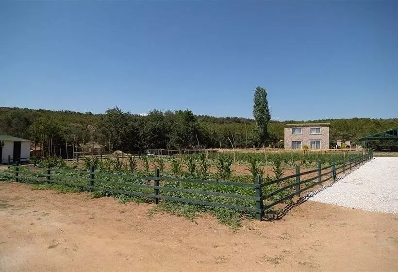 Leone Natural Otel