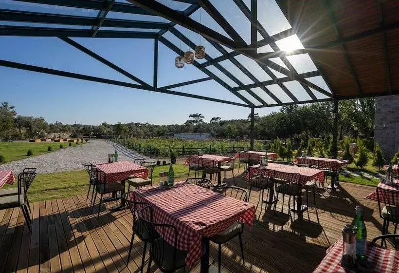 Leone Natural Otel