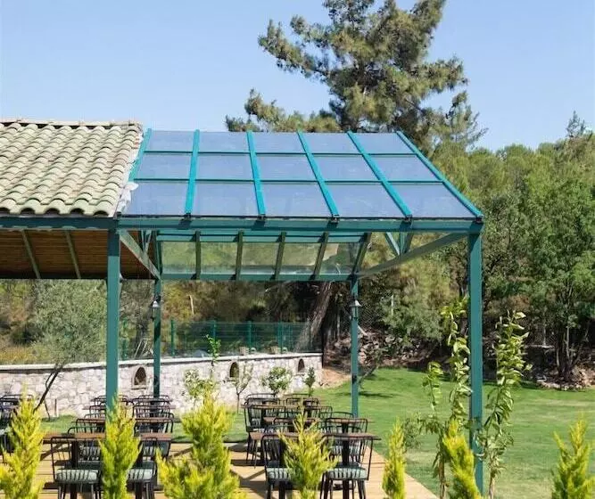 Leone Natural Otel